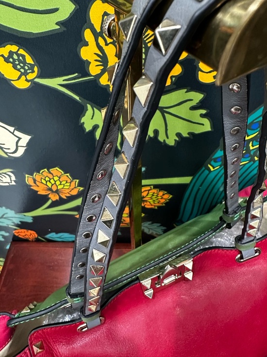 Valentino Garavani Rockstud Trapeze Crossbody Tri-Color Leather Flip Lock (C7) - Picture 10 of 17